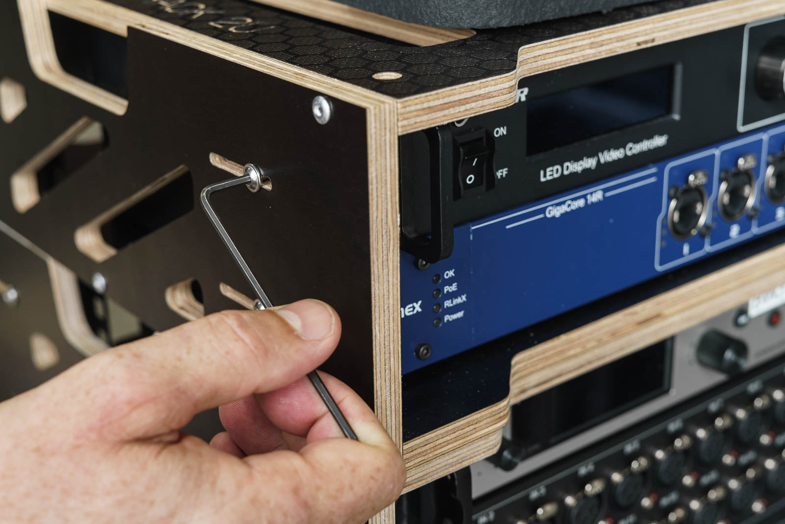 Flyrack Double 2U - Wireless Rack, Tracks Rack, IO Rack for Touring ...