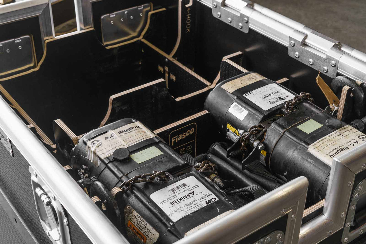 CM 1/4T Hoist in 800 Low Cadillac Case