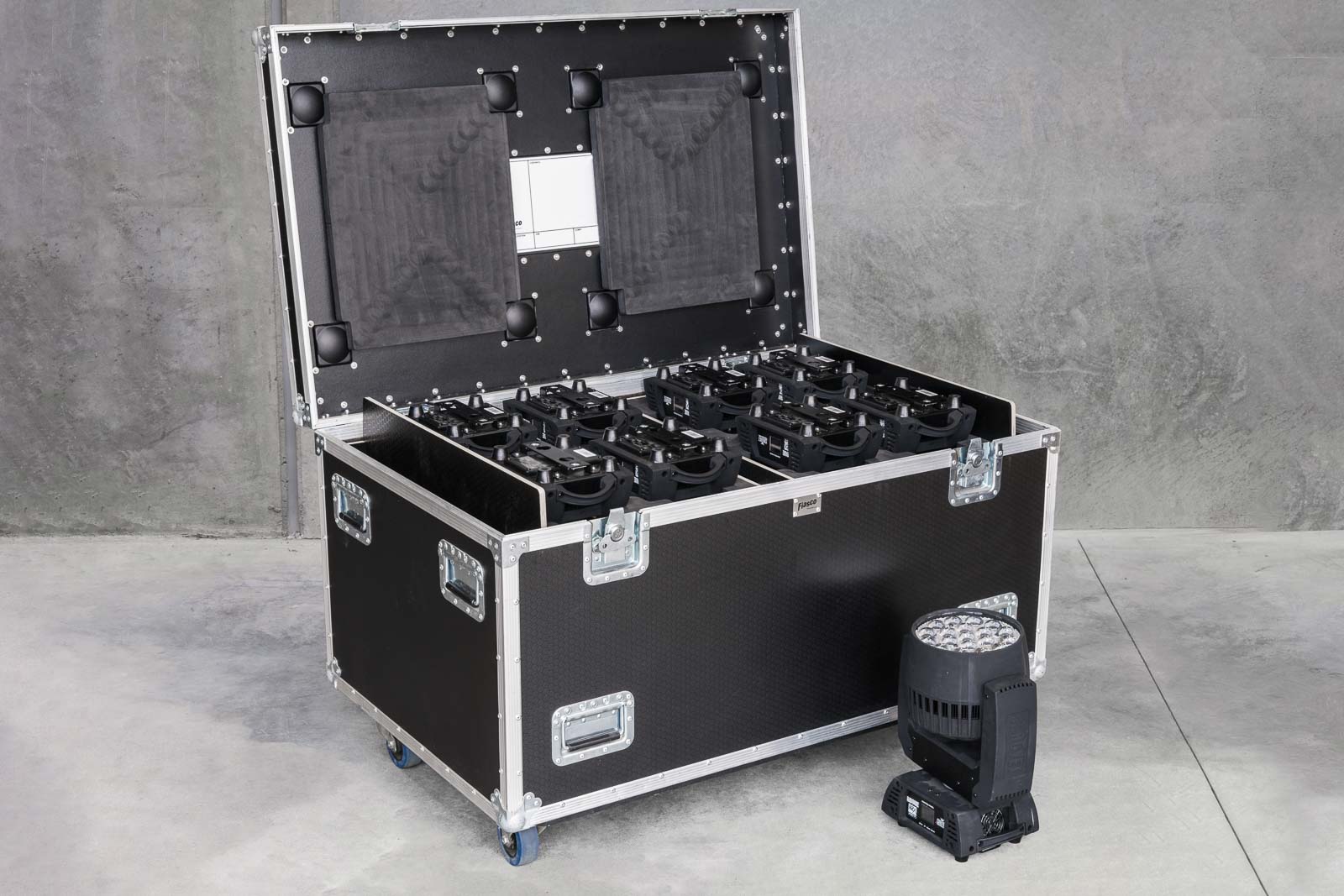 12EIGHT CASE WITH CHAUVET ROGUE R2X WASH INSERT | Fiasco Road Cases ...
