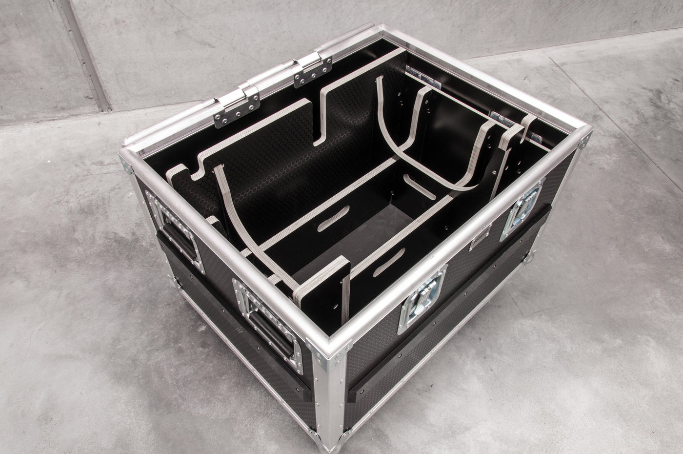 800 Low Cadillac Road Case with Chain Motor Insert