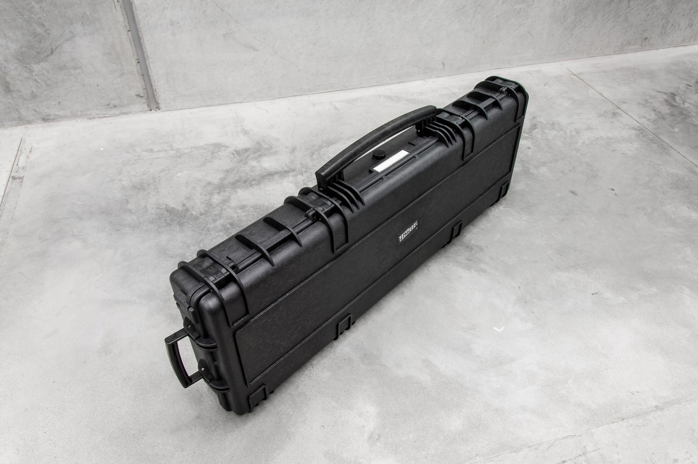 POLYPROOF 1138i protective hard case with wheels and handle